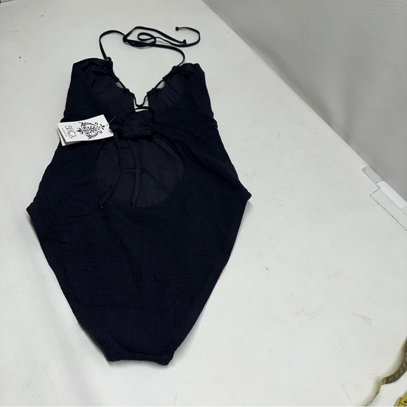 NWT BECCA Pucker Up Candice Cutout Convertible Halter One-Piece Swimsuit Sz L - Picture 6 of 11